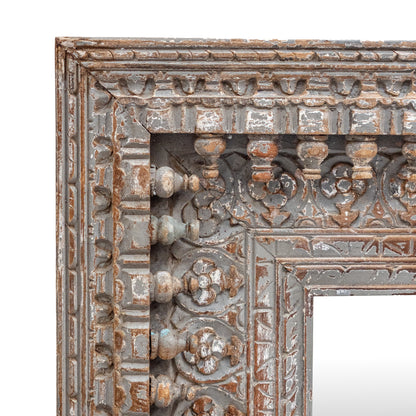 Chavi Mirror