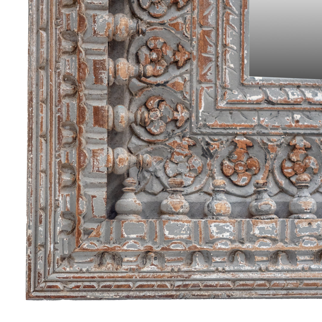 Chavi Mirror